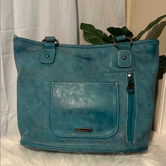 Montana West Concealed Carry Turquoise and Red Aztec Tote - Picture 2 of 6